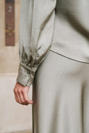 Bovary Satijnen Midi Rok Smoke Green Lichtgroen | Neo Noir