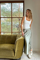 Bovary Satijnen Midi Rok Smoke Green Lichtgroen | Neo Noir
