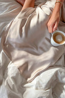 bovary-satijnen-midirok-neo-noir-champagne-beige-lookfoto-bovenaanzicht-1