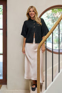 bovary-satijnen-midirok-neo-noir-champagne-beige-lookfoto-vooraanzicht-3