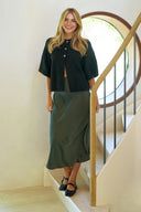 bovary-satijnen-midi-rok-deep-green-donkergroen-neo-noir-lookfoto-vooraanzicht-1