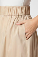 yara-poplin-rok-neo-noir-dark-sand-modelfoto-detail-1