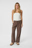 sonar-linnen-broek-brown-neo-noir-model-vooraanzicht-2