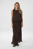 noa-linnen-rok-dark-brown-neo-nopir-model-vooraanzicht-1