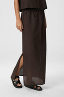 noa-linnen-rok-dark-brown-neo-nopir-model-vooraanzicht-2