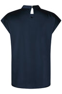 fleur-drapy-satijnen-blouse-navy-knoopdetail-neo-noir-productfoto-achteraanzicht-1