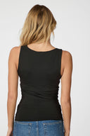 sophia-jersey-tanktop-black-neo-noir-modelfoto-achteraanzicht-1