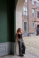 sophia-jersey-tanktop-black-neo-noir-modelfoto-vooraanzicht-2