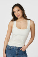 sophia-jersey-tanktop-off-white-neo-noir-modelfoto-vooraanzicht-3