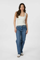 sophia-jersey-tanktop-off-white-neo-noir-modelfoto-vooraanzicht-4