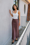 sophia-jersey-tanktop-off-white-neo-noir-modelfoto-vooraanzicht-1