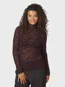 liza-laceflower-blouse-burgundy-bordeaux-stretch-kant-col-lange-mouwen-neo-noir-modelfoto-vooraanzicht-1