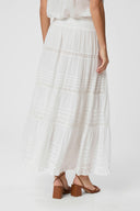 felicia-voile-rok-neo-noir-white-modelfoto-achteraanzicht-1