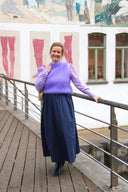 yara-maxi-poplin-rok-navy-neo-noir-modelfoto-vooraanzicht-1