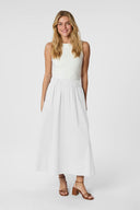 yara-maxi-poplin-rok-white-neo-noir-modelfoto-vooraanzicht-2