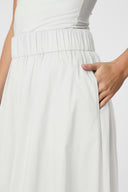 yara-maxi-poplin-rok-white-neo-noir-modelfoto-detail-1