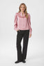rosslyn-satijnen-blouse-evening-rose-v-hals-neo-noir-model-vooraanzicht-2