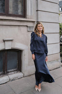 Rosslyn V-Hals Satijnen Blouse | Neo Noir