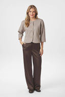 emmett-satijnen-broek-dark-brown-wide-leg-neo-noir-model-vooraanzicht-1