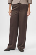 emmett-satijnen-broek-dark-brown-wide-leg-neo-noir-model-vooraanzicht-2