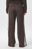 puggy-dark-brown-track-broek-wide-leg-neo-noir-model-achteraanzicht1