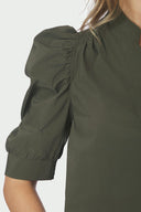roella-poplin-blouse-army-neo-noir-modelfoto-detail-1