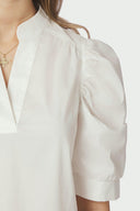 roella-poplin-blouse-white-neo-noir-modelfoto-detail-1