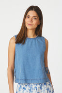 svetlana-denim-jeans-top-lichtblauw-neo-noir-modelfoto-vooraanzicht-1