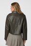 romana-nepleren-jas-brown-neo-noir-model-achteraanzicht-1