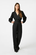 rimaldi-satijnen-jumpsuit-black-neo-noir-model-vooraanzicht-1