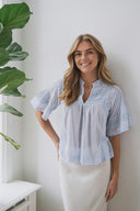 siama-voile-blouse-light-blue-neo-noir-lookfoto-vooraanzicht-1