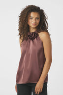 rosette-satijnen-top-dark-roze-neo-noir-model-vooraanzicht-1