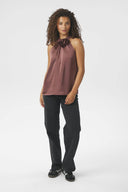 rosette-satijnen-top-dark-roze-neo-noir-model-vooraanzicht-2