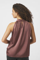 rosette-satijnen-top-dark-roze-neo-noir-model-achteraanzicht-1