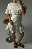 sulli-jacquard-jurk-creme-lookfoto-vooraanzicht-5