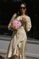 eva-soft-floral-midi-jurk-dusty-yellow-neo-noir-lookfoto-vooraanzicht-1