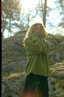 naline-gebreide-col-trui-sage-green-neo-noir-lookfoto-vooraanzicht-3