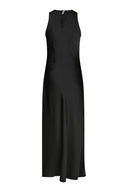 celinie-satijnen-jurk-black-neo-noir-productfoto-achteraanzicht-1
