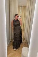 marli-solid-effen-chiffon-maxi-jurk-donkerbruin-neo-noir-spiegelfoto-vooraanzicht-1