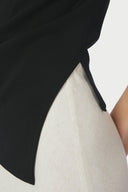 rasmine-soft-blouse-zwart-neo-noir-modelfoto-detail-1