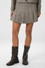 laurina-herringbone-plooi-rok-dusty-brown-neo-noir-model-vooraanzicht-1