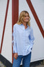 selini-multi-gestreepte-hemd-blouse-light-blue-neo-noir-model-vooraanzicht-3