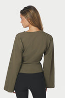paska-boxy-lange-mouwen-t-shirt-army-legergroen-neo-noir-modelfoto-achteraanzicht-1