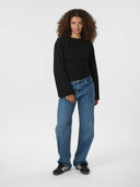 paska-boxy-lange-mouwen-t-shirt-black-zwart-neo-noir-modelfoto-vooraanzicht-2