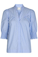 diana-gestreepte-blouse-light-blue-korte-mouwen-neo-noir-productfoto-vooraanzicht-1