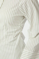 caroli-gestreepte-blouse-dusty-green-neo-noir-modelfoto-detail-1