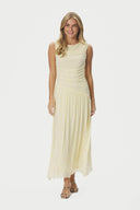 cludine-maxi-mesh-jurk-light-yellow-neo-noir-modelfoto-vooraanzicht-2
