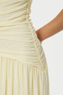 cludine-maxi-mesh-jurk-light-yellow-neo-noir-modelfoto-detail-1