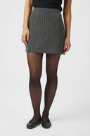 roe-mini-rok-stippen-dark-grey-melange-neo-noir-model-vooraanzicht-1