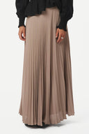 boni-simple-plissé-rok-dark-taupe-neo-noir-model-vooraanzicht-2